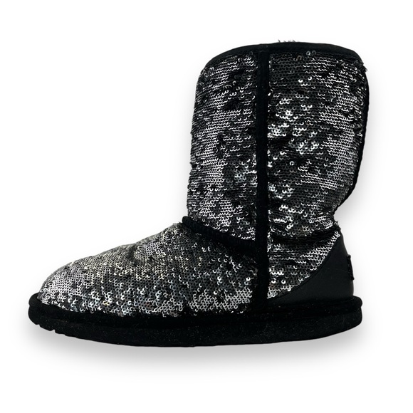 UGG Classic Short Sequin Silver & Black Wool Lined Casual Cozy Fall Boot 6 - Picture 3 of 12